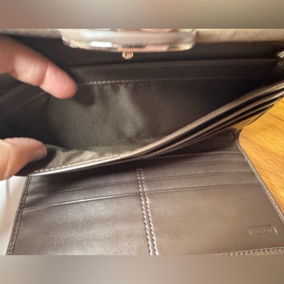 COACH Gold and Brown trifold long Wallet leather interior - EUC - Picture 15 of 17